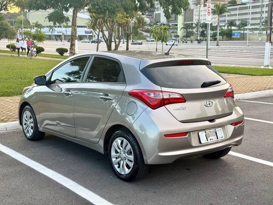HYUNDAI HB20 1.0 COMFORT 12V FLEX 4P MANUAL